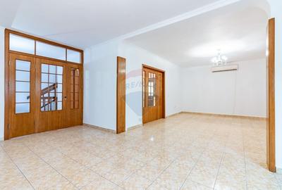 Casa / Vila 13 Camere pretabila Clinica, After School, Birouri - 4