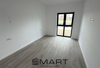 Apartament cu 3 camere decomandat în Tractorul - 4