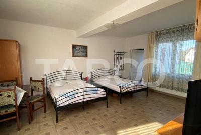 Pensiune de vanzare 10 camere 10 bai 343 mp utili Paltinis S - 28