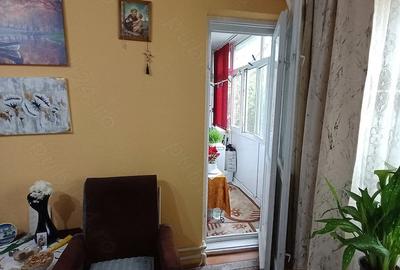 Apartament cu 3 camere decomandat în Micro 38 - 2
