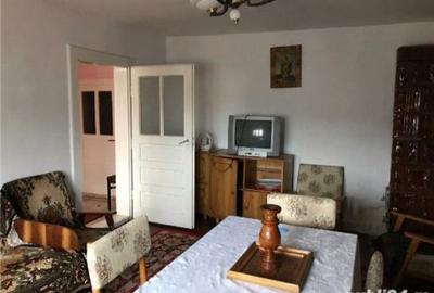 Casă cu 3 camere cu Teren 100 Mp în Câmpeni - 2