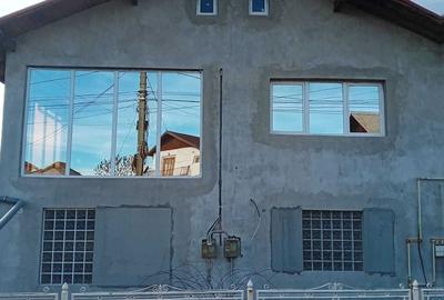 Casă cu 4 camere în Central - 1