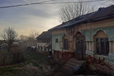 Casă cu Teren 700 Mp în Central - 1