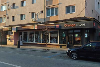 Spațiu comercial, de 145 mp, în Central - 3