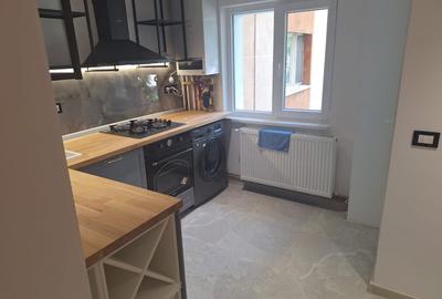 Garsonieră decomandată în 1 Mai - 2