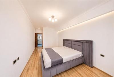 Apartament cu 3 camere decomandat în Tractorul - 6