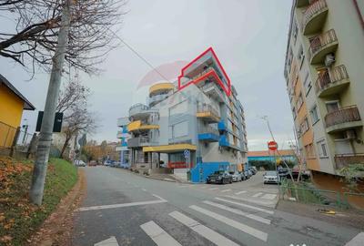 Apartament cu 3 camere decomandat, mobilat în Nufărul