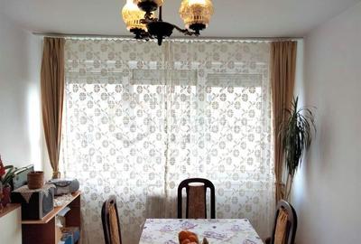 Apartament cu 3 camere decomandat, mobilat în Torontalului - 2