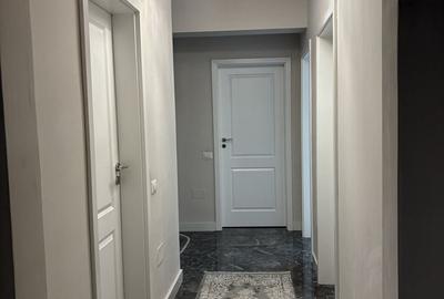 Apartament cu 3 camere semidecomandat în Dobroești