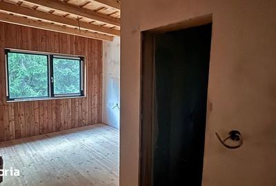 Casă cu Teren 1050 Mp în Central - 10