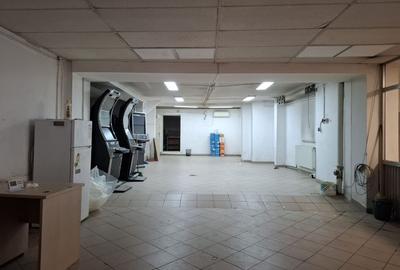 Casă individuală cu 11 camere cu Canalizare în Vitan Mall - 1