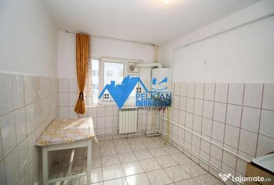 Apartament cu 3 camere decomandat în Piața Nouă