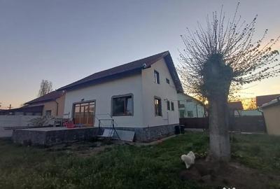 Casă cu 4 camere în Hălchiu - 3