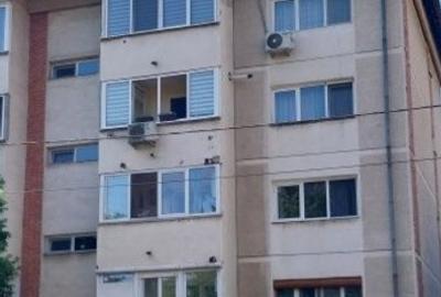Super-ultracentral apartament 3 camere+beci+2 balcoane Etaj 2