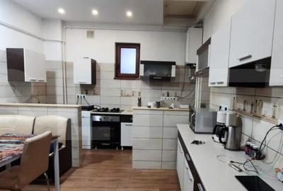 Casa de vanzare, curte comuna, 100 mp, zona Titulescu - 17