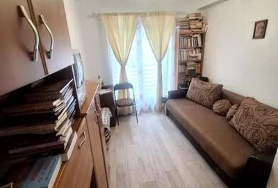 Casă cu 4 camere cu Teren 33 Mp în Central - 1