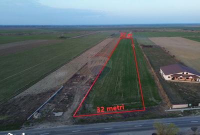 Teren de 12360 mp, în Vulturu - 4