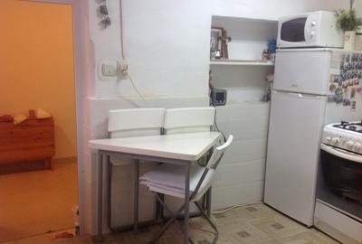 Vand apartament la demisol inalt, in vila P+3, zona Unirii,Liceul Dinu Lipatti