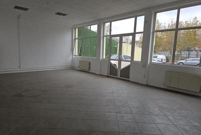 Spațiu comercial, de 160 mp, în Central - 4