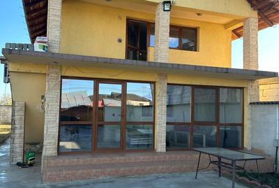 Casă cu 4 camere cu Teren 377 Mp în Central - 8