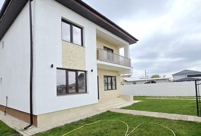 Casă individuală cu 4 camere cu Canalizare în Central - 3