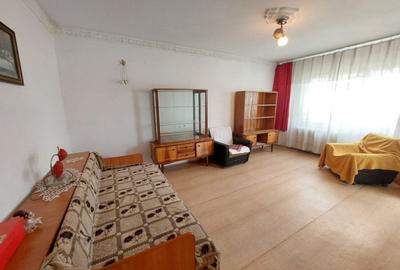 Apartament cu 2 camere decomandat în Micro 39