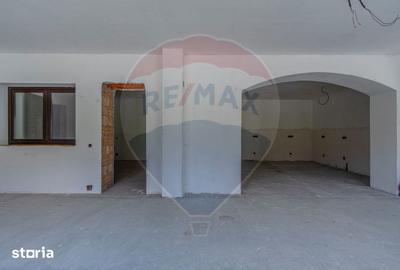 Casă cu 4 camere cu Teren 2914 Mp în Hoghiz - 7