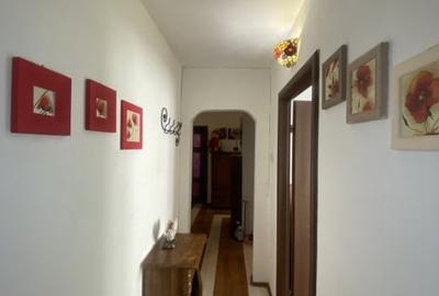 Vanzare apartament 3 camere Etaj 1 Tractorul Brasov - 3