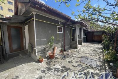 Casă individuală cu 3 camere cu Canalizare în Central - 2