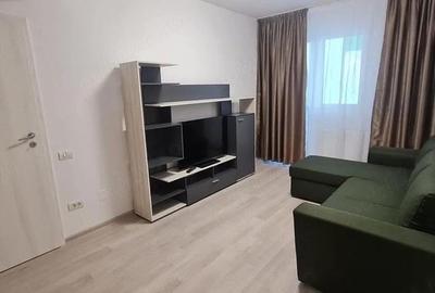 Garsonieră decomandată în Apărătorii Patriei