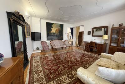 Apartament cu 3 camere semidecomandat, mobilat în Ultracentral