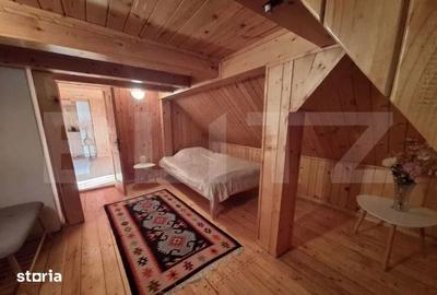 Casă cu 5 camere cu Teren 400 Mp în Central - 1