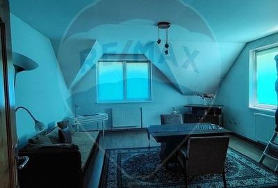 Casă cu 8 camere cu Teren 800 Mp în Central - 4