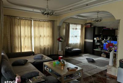 Casă cu 5 camere cu Canalizare în Central - 17