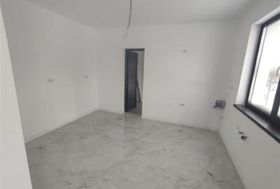 Casă cu 5 camere cu Garaj în Ostratu - 15