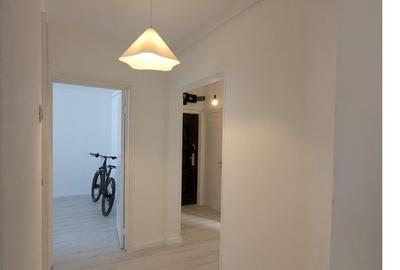 Apartament cu 3 camere decomandat în Tineretului - 1