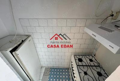 Casă cu 3 camere decomandat în Central - 3