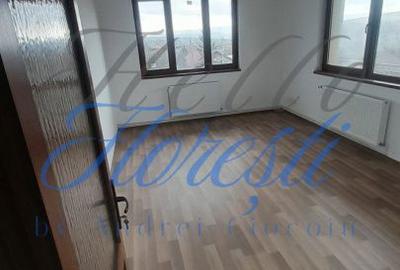 Casă cu 6 camere cu Teren 837 Mp în Nord - 9