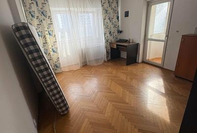 Apartament cu 2 camere decomandat în Văcăresti - 2