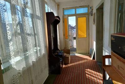 Casă cu 3 camere cu Teren 60 Mp în Central - 6