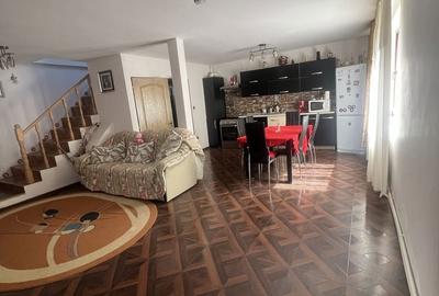 Casă cu 4 camere în Central - 2