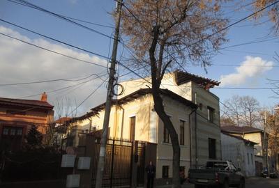 Casă cu 5 camere în Ștefan cel Mare