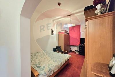 Casa 15 camere de vanzare zona Universitate + spatiu comercial parter - 16