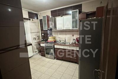Casă cu 7 camere cu Canalizare în Central - 4