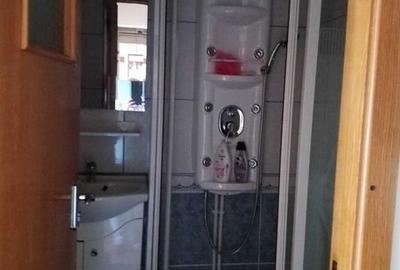 Apartament cu 3 camere decomandat în Berceni - 2