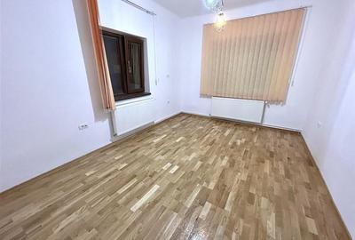 Casa 3 camere | Curte | Renovata in 2024 | Grivitei - 4