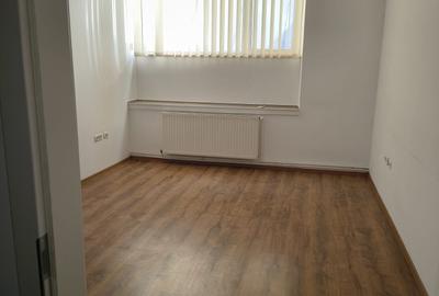 Spațiu comercial, de 200 mp, în 15 Noiembrie - 2