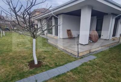 Casă cu 3 camere cu Canalizare în Florești