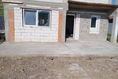 Casă cu 3 camere cu Teren 360 Mp în Câmpenești - 2