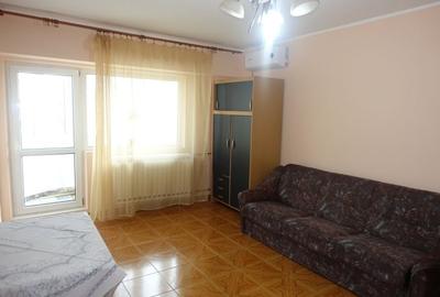 Proaspat zugravita, 40mp, et. 4/8, baie cu geam, complet mobilata si utilata - 1